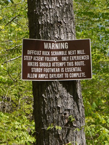 Misspelled warning sign, Palisades Interstate Park, Bergen County, New Jersey